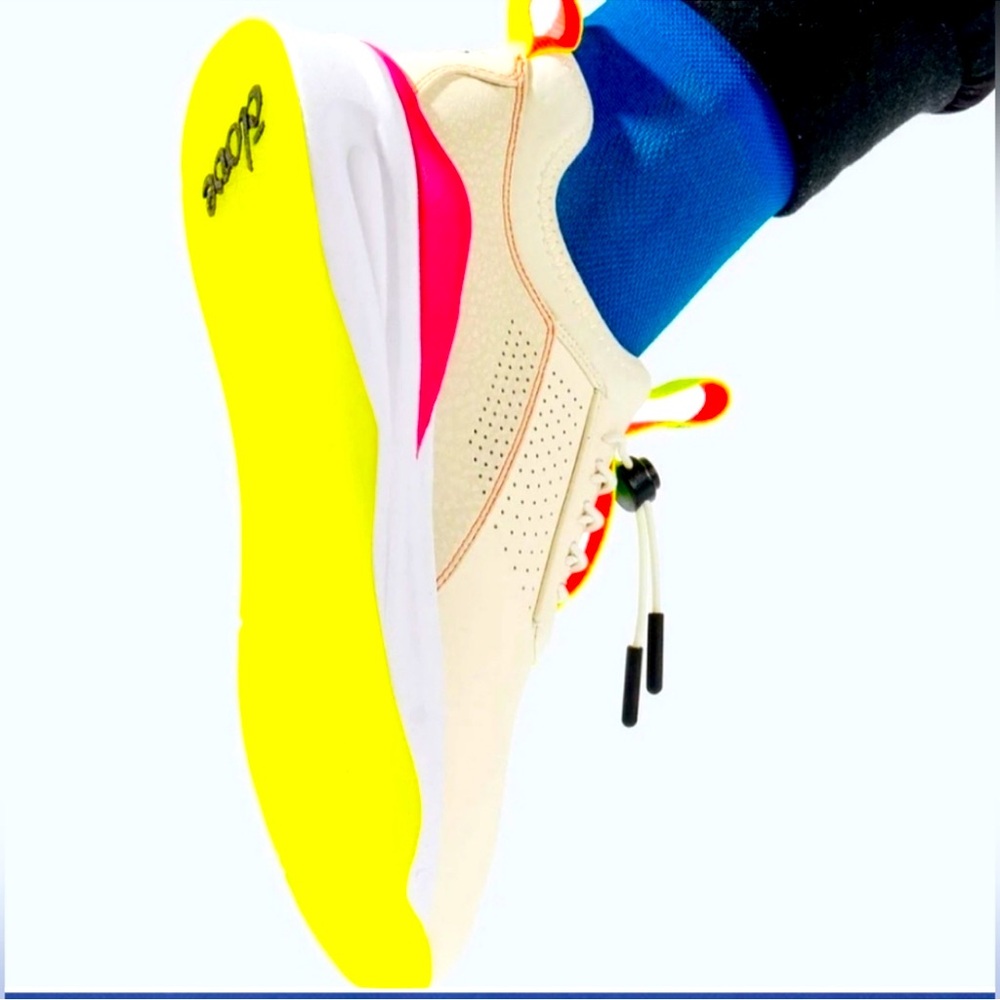 Clove nursing shoes